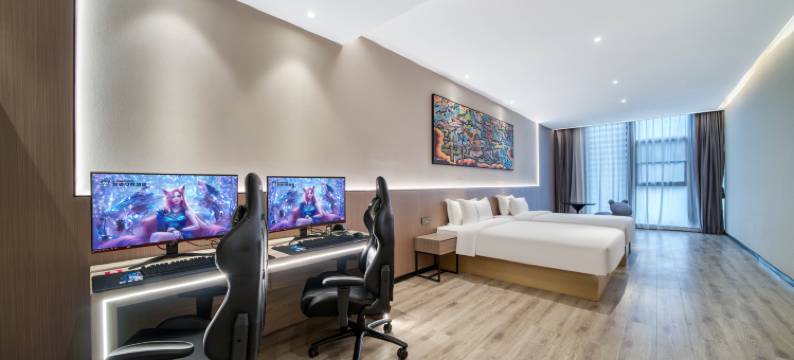 ReMAX热麦电竞酒店(奥体中心金山路地铁站店)图片