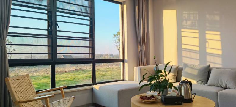 红源朴宿丨轻触智能丨modern轻奢美宿(北乡双河店)图片