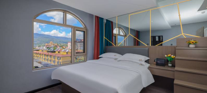 耿马晴天酒店(勐相湿地公园泼水广场店)图片