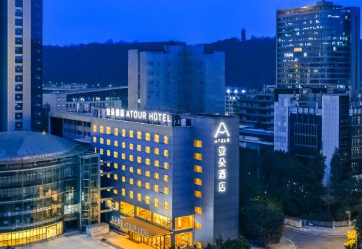 重庆两江新区幸福广场亚朵酒店外景图