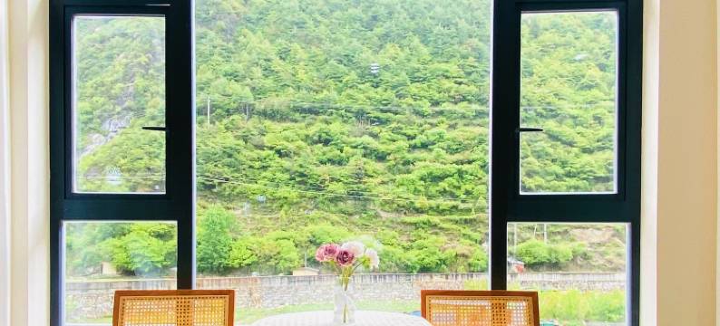 康定凤姐民宿(近情歌广场)图片