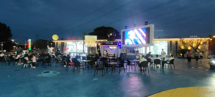 鹿兮·LOFT影院民宿(青花东岸艾溪湖东地铁站店)图片