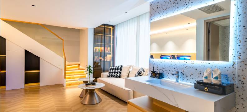 云电竞·复式影音智能酒店(贵阳观山湖国际会展中心店)图片