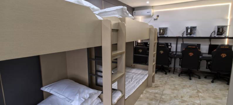 依安摩高电竞酒店图片