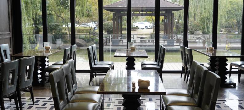 万乘云汉大酒店(六安站光彩大市场店)图片