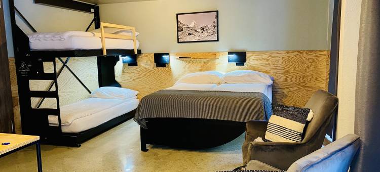 突击骑手自助入住酒店(Peaky Riders Self Check-in Hotel)图片