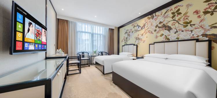 瑞丽蕾巍酒店(瑞丽财富广场旅游步行街店)图片