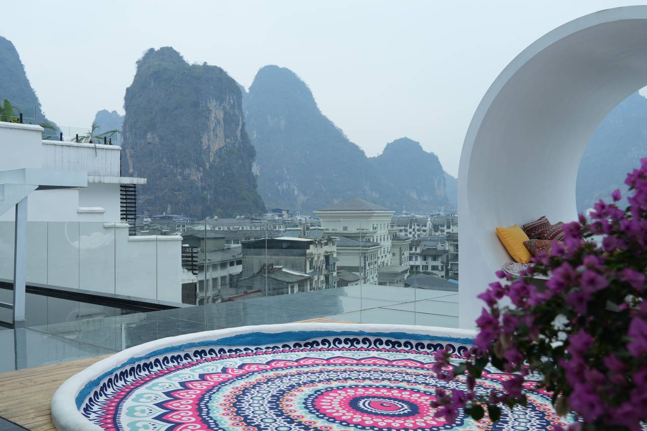 阳朔山与城度假酒店(千古情西街店)图片