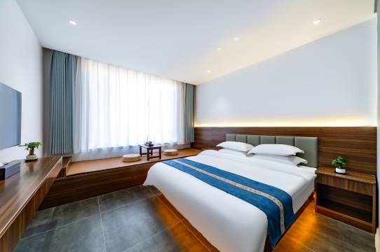 花筑·安辰山居民宿(五台山景区憨山寺店)