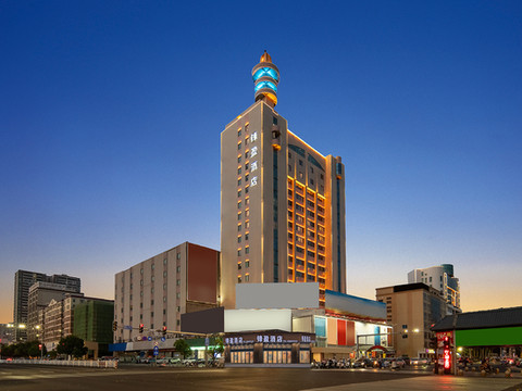 锋盈酒店(廉江三中樱花公园店)