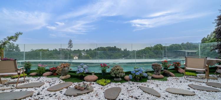 若朴民宿(青城山高铁站前山景区店)图片