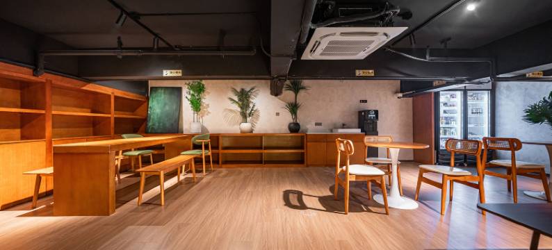 喆喜长丘青年旅舍(上海外滩店)图片