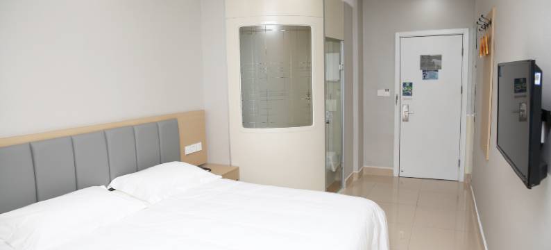 易佰酒店(上海周浦医谷店)图片