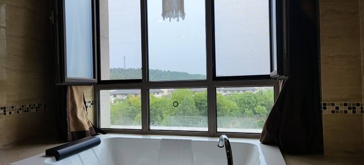 轻奢伴山温泉民宿(长春建筑学院店)图片