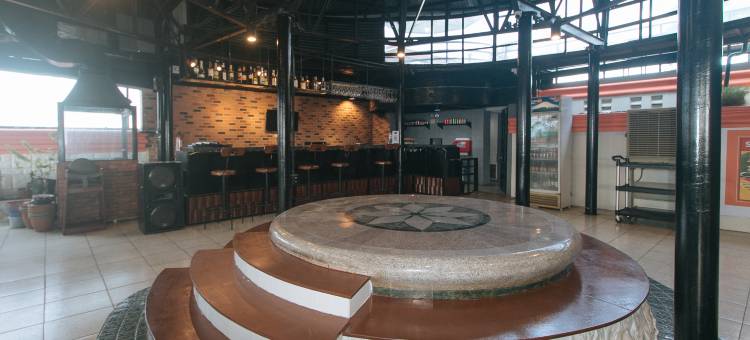 Urban Travellers Hotel by RedDoorz图片