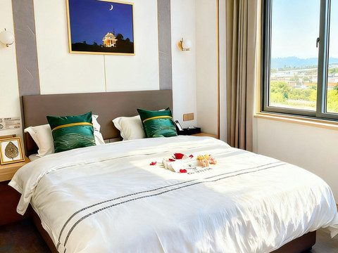 墨脱墨荷怡享酒店(莲花公园店)