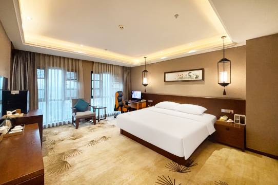 竞放X电竞酒店(光华公园地铁站店)