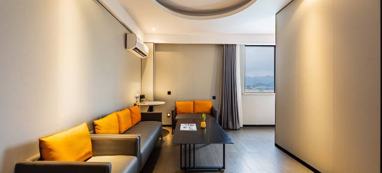 青藤艺宿酒店(宁波北仑宁职院店)图片