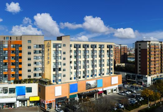 青岛城阳兴阳路亚朵酒店外景图