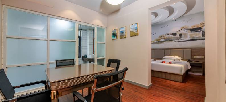 斯丽卡尔精品酒店(一峰城市广场步行街店)图片