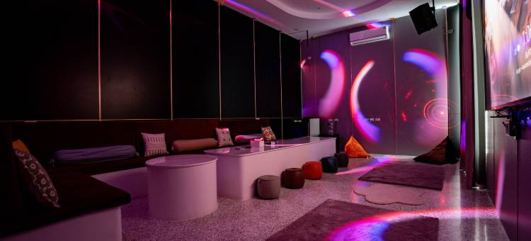 Downtown Oasis 步行街近沙滩5卧6卫 泳池别墅 中文管家(Downtown Oasis Pool Villa Collection A | KTV Private Stay | Near Walking Street)图片