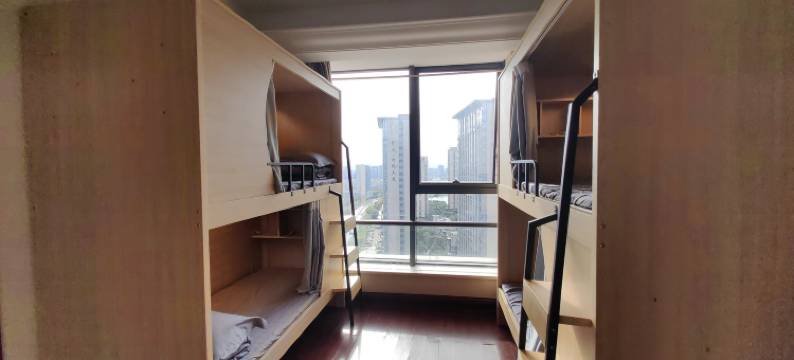 三顾青年旅舍(凤林地铁站店)图片