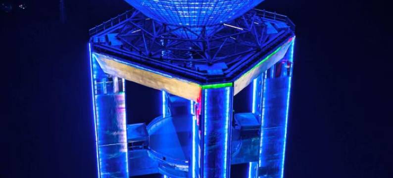 艾斯特丨城景·View云端设计师酒店 (岑溪市人民医院汽车总站店)图片