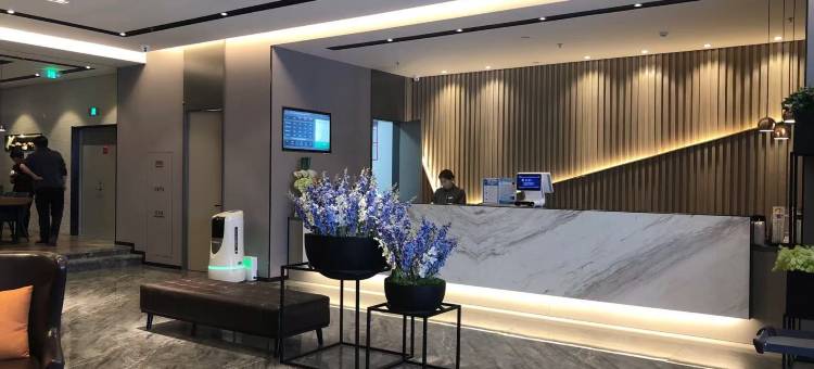 趣影电竞酒店(乌鲁木齐站卫星路店)图片