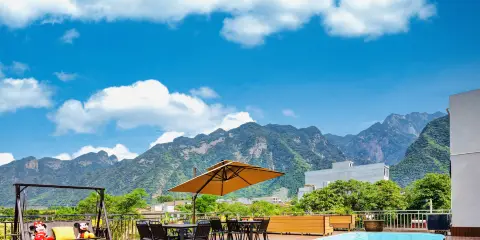 棲霞山居民宿(華山景區遊客中心店)