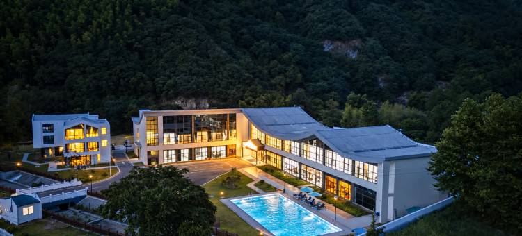 见吾乡·月亮湖畔度假庄园(皖南川藏线月亮湾风景区店)图片