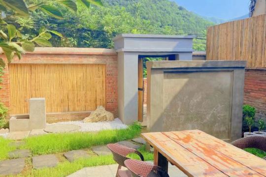 选择房间开业:2022民宿位于定都峰脚下,紧邻定都峰/潭柘寺/八奇洞