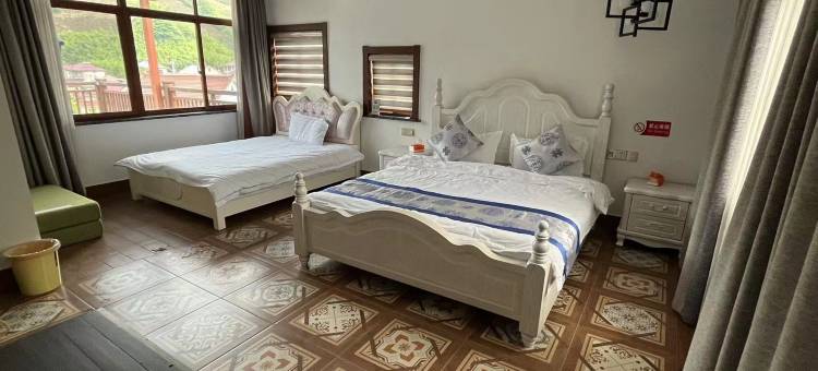 安吉石门山居图片