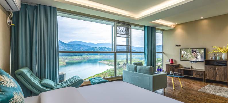 桌山·山揽湖光·隐奢酒店(雅女湖店)图片