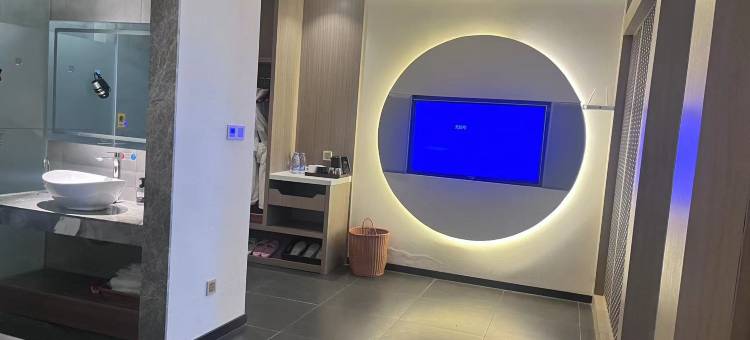 绵阳柏林山景酒店(园艺山东辰国际学校店)图片