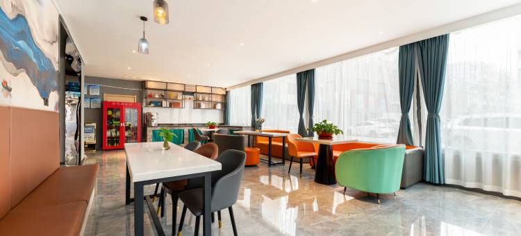 坤逸·精品酒店(白银景泰人民文化广场火车站店)图片