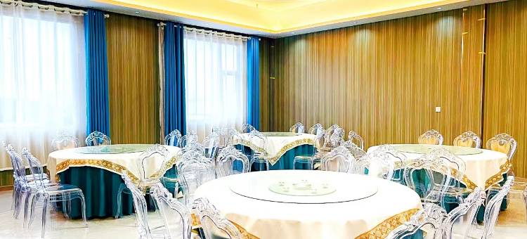 群豪国际酒店(南阳雪枫中路卧龙公园店)图片