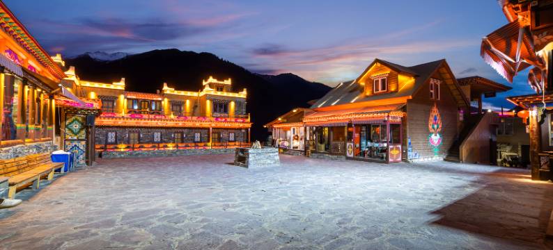 嘉绒倾城民宿(四姑娘山双桥沟景区店)图片