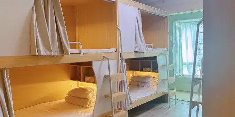 有間小屋青年旅舍(柳州五星商業步行街青雲民生市場店)