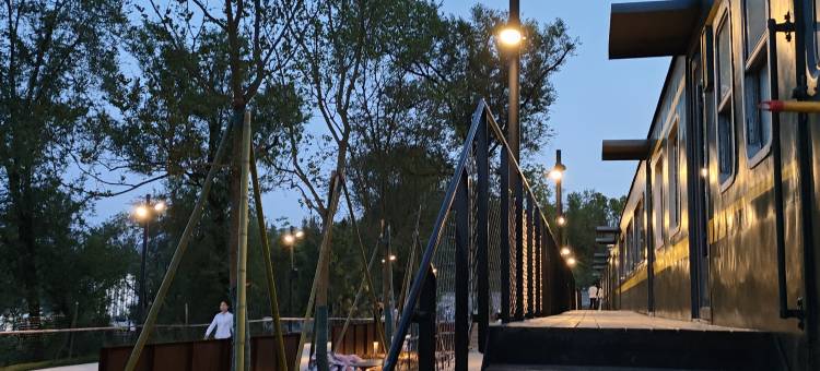 南山火车主题酒店图片