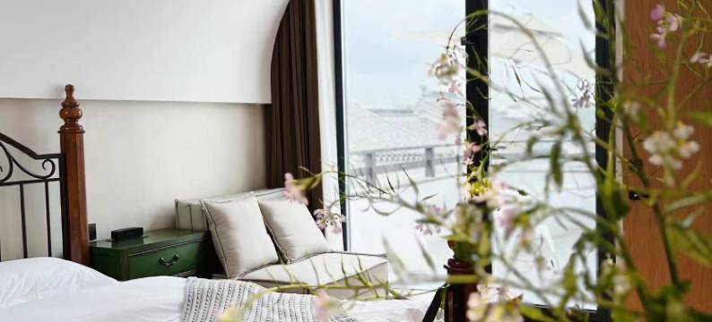 M·漫画蜗牛·山禾悦·宋式禅意风设计师美墅民宿(太湖东山景区店)图片