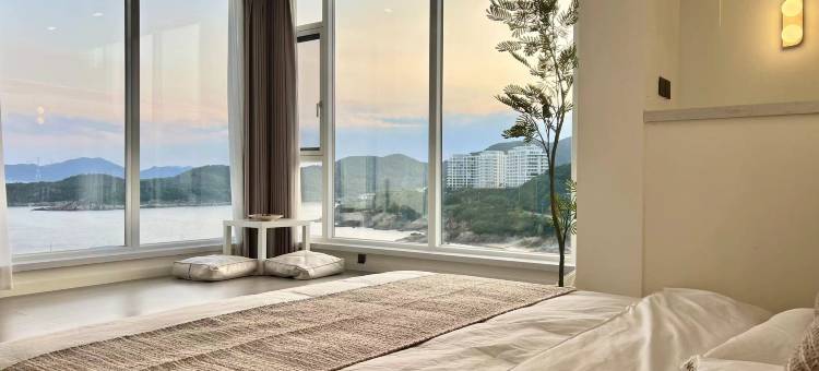 爱琴海缦山76号民宿(蓝白小镇店)图片