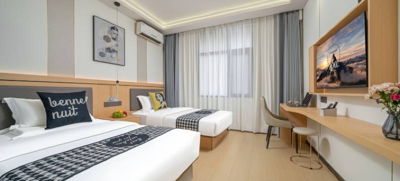 西双版纳景洪金程度假酒店(泼水广场江边夜市店)图片