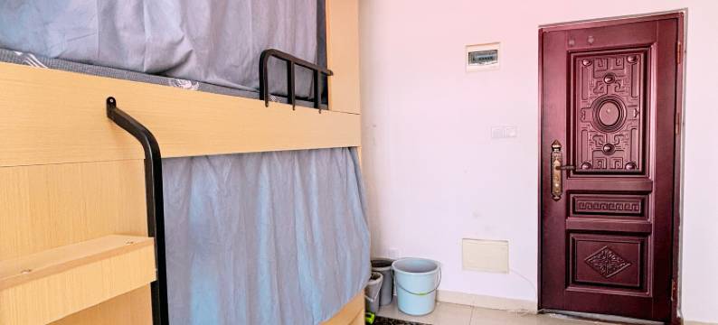 初夏女生公寓图片