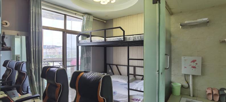 victory维客电竞民宿(武汉光谷广场地铁站店)图片