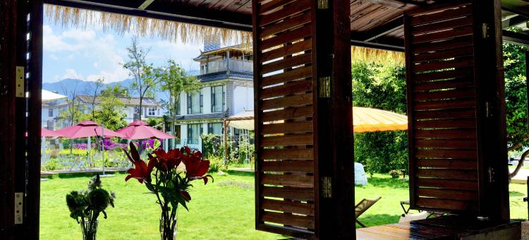 朝日闲云海景美宿(大理洱海龙龛码头观景台店)图片