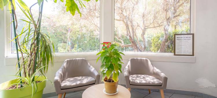 伊埃雷民宿酒店(B&B Hotel Hyeres)图片