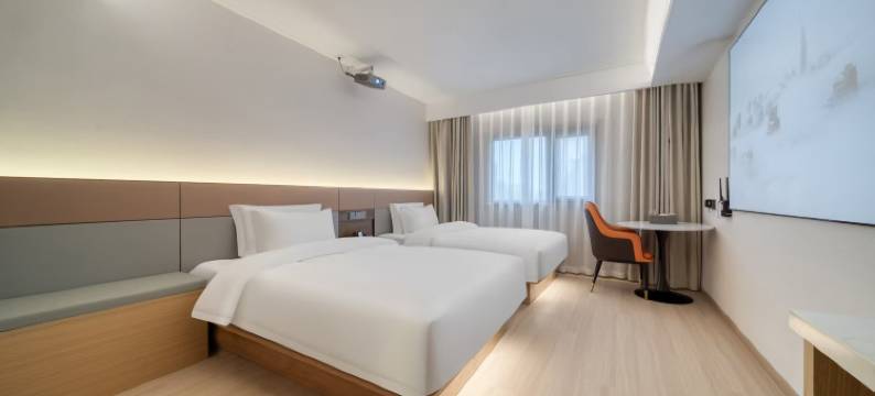 西湖｜和昉巨幕影院酒店(龙翔桥地铁站店)图片