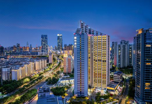 丽铂酒店（昆明欣都龙城北辰财富中心店）外景图