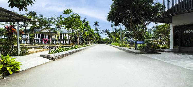 Belvilla 茂物靠近 Citra Alam Riverside(原阿里斯比鲁酒店)(Belvilla Bogor near Citra Alam Riverside formerly Aries Biru Hotel)图片