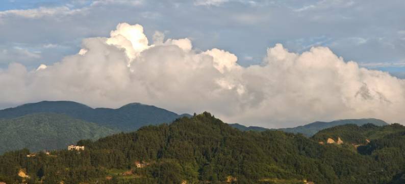 西江望山喜苑民宿(千户苗寨西门游客服务中心店)图片